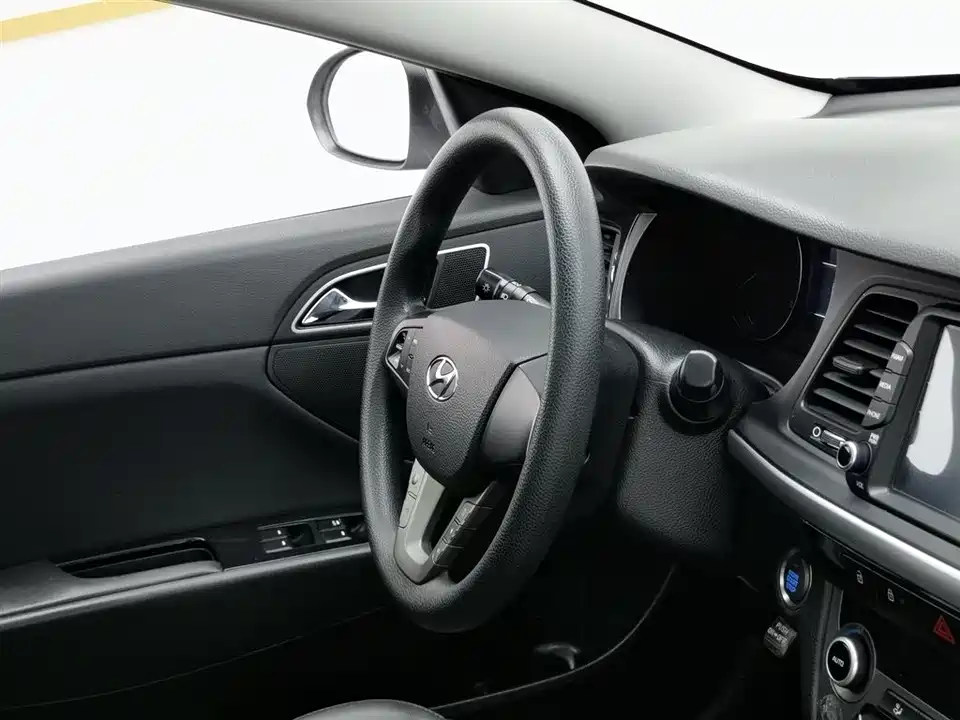 Hyundai Name picture