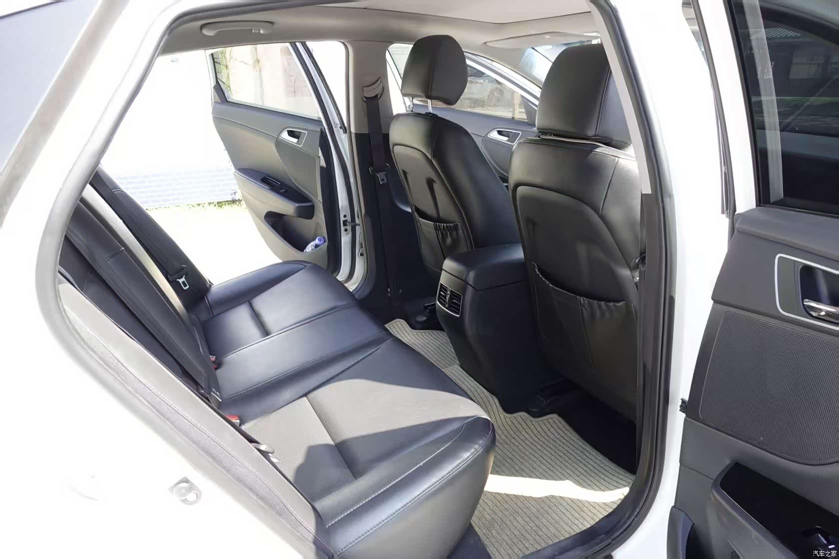 Hyundai GLS, 2015 10