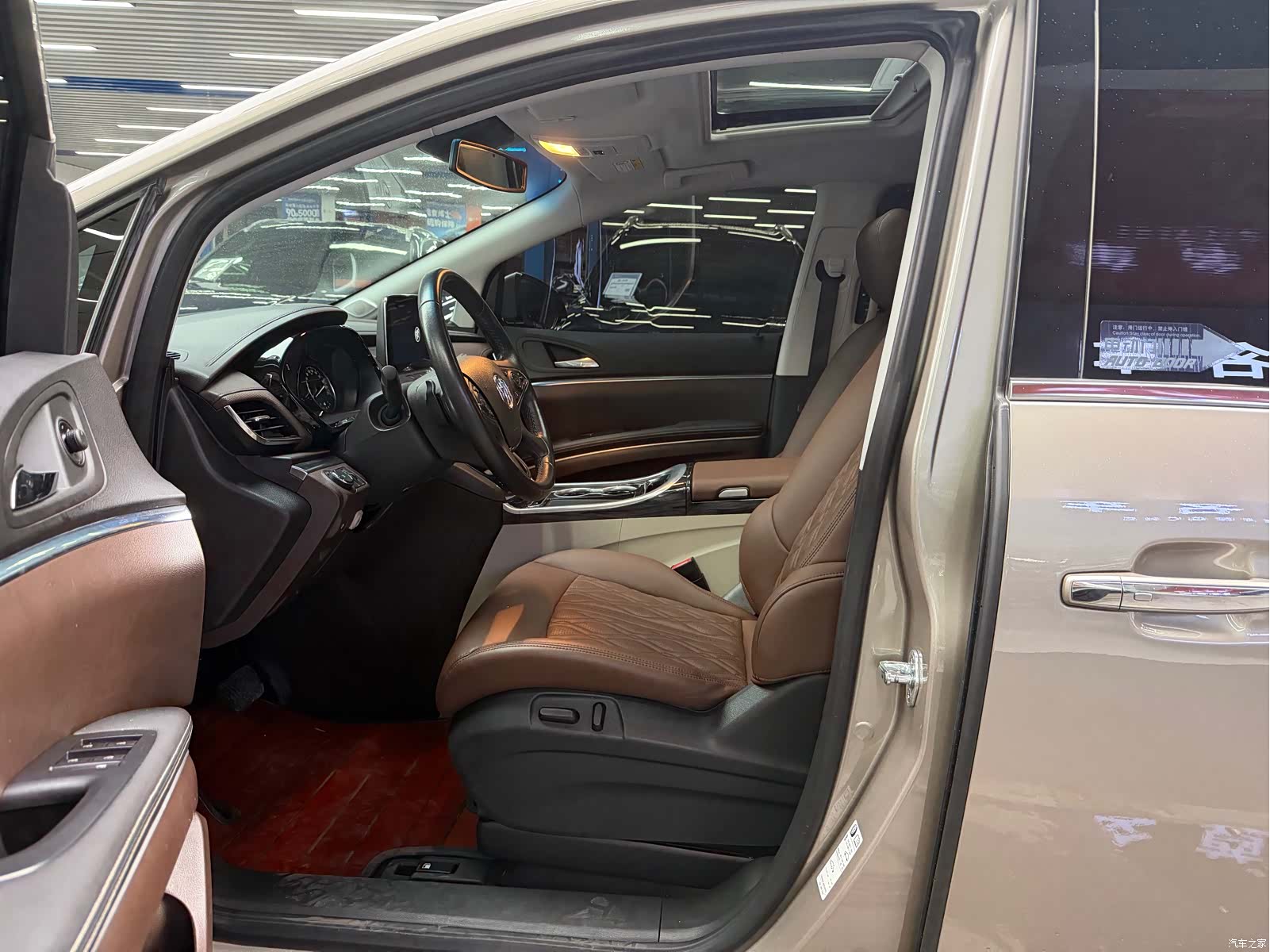 Buick GL8, 2022 6
