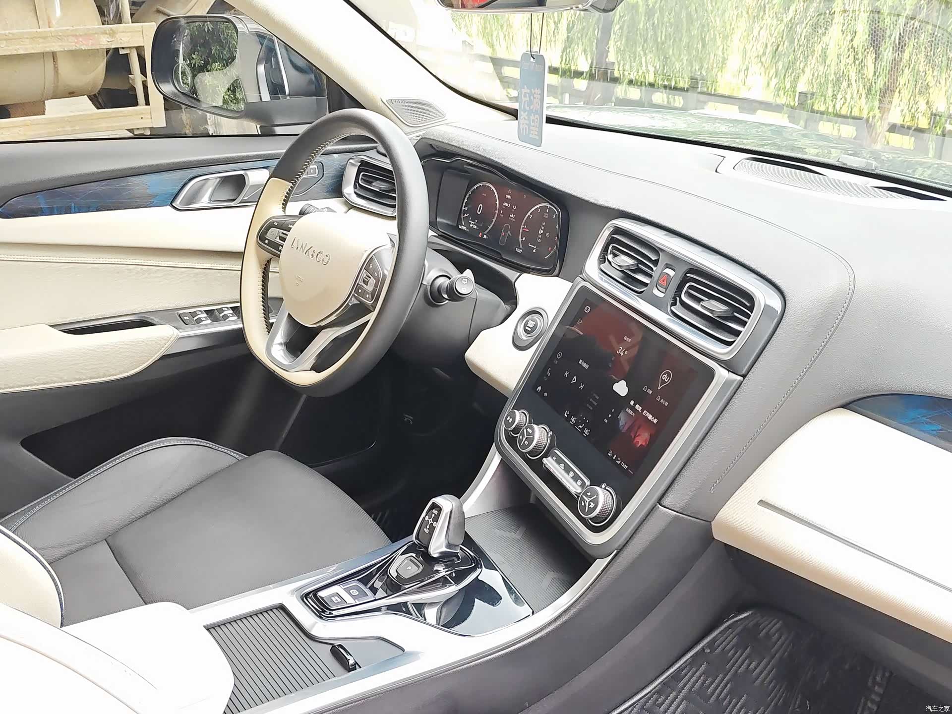 Lynk & Co 01, 2019 14
