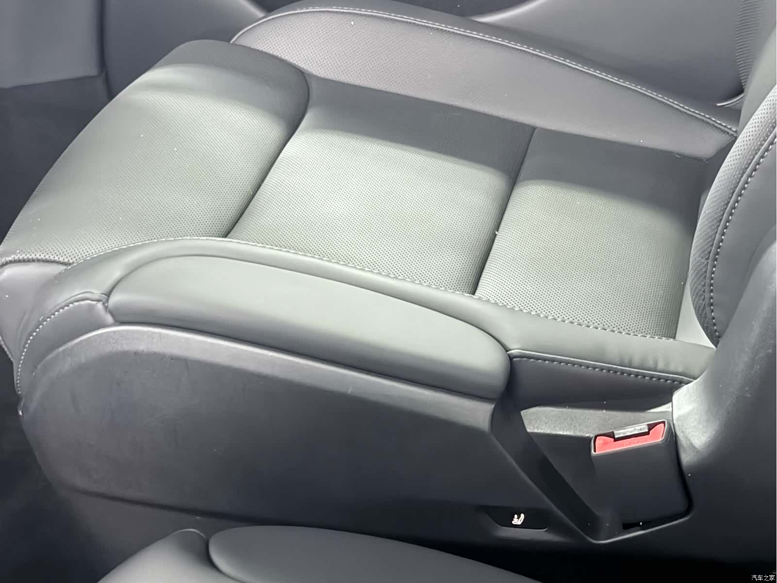 Tesla Model Y, 2025 17