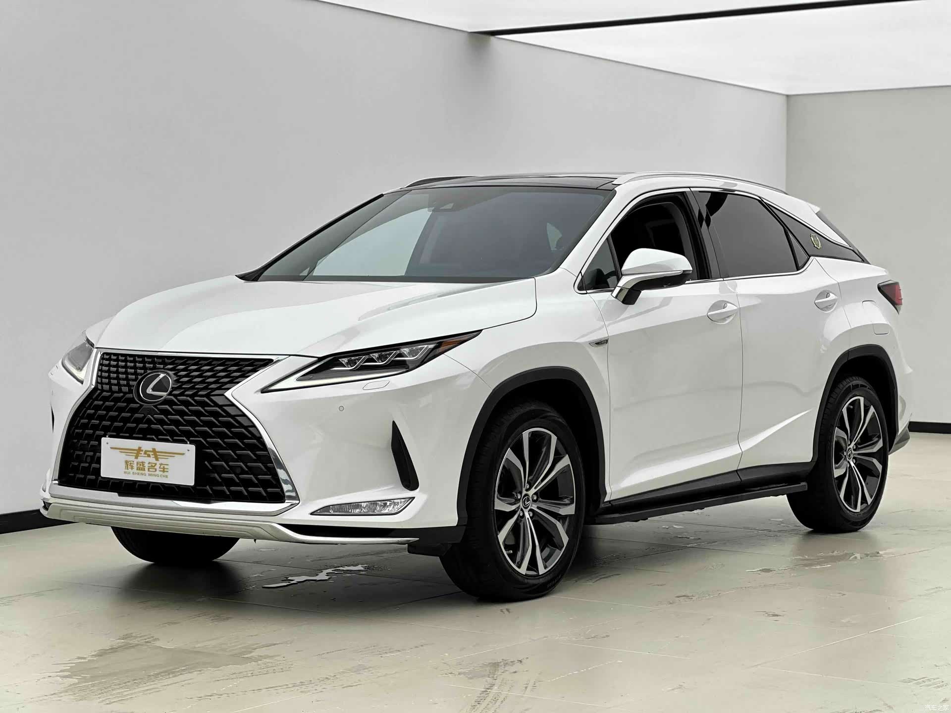 Lexus RX, 2022 1