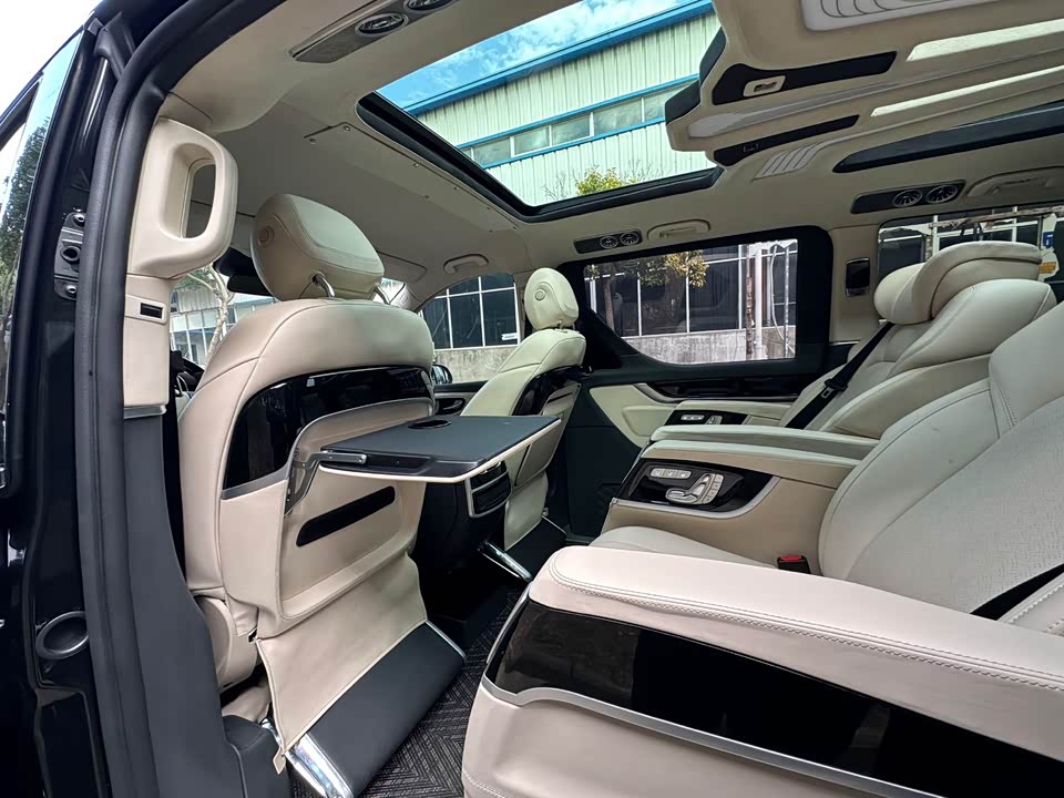 Mercedes-Benz V-class