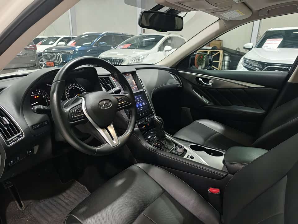 Infiniti Q50L