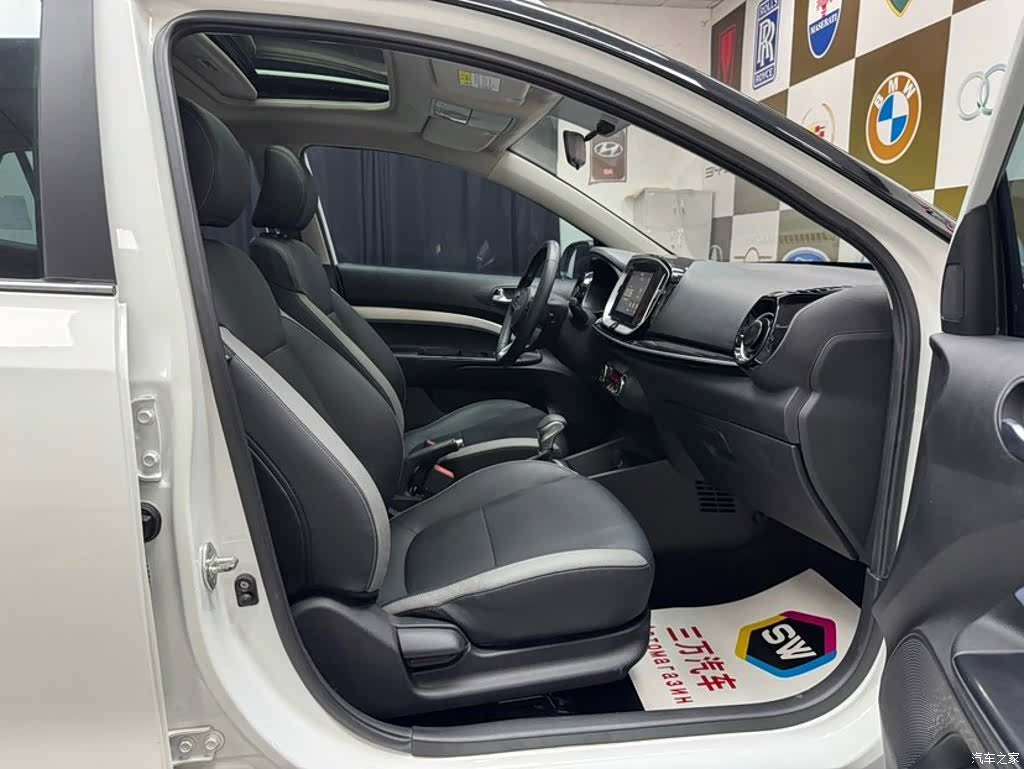 Kia KX1, 2022 10