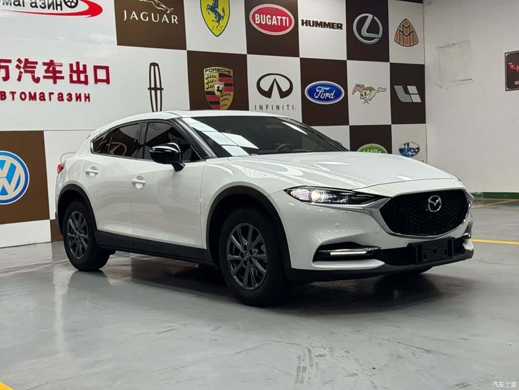 Mazda CX-4, 2023 3