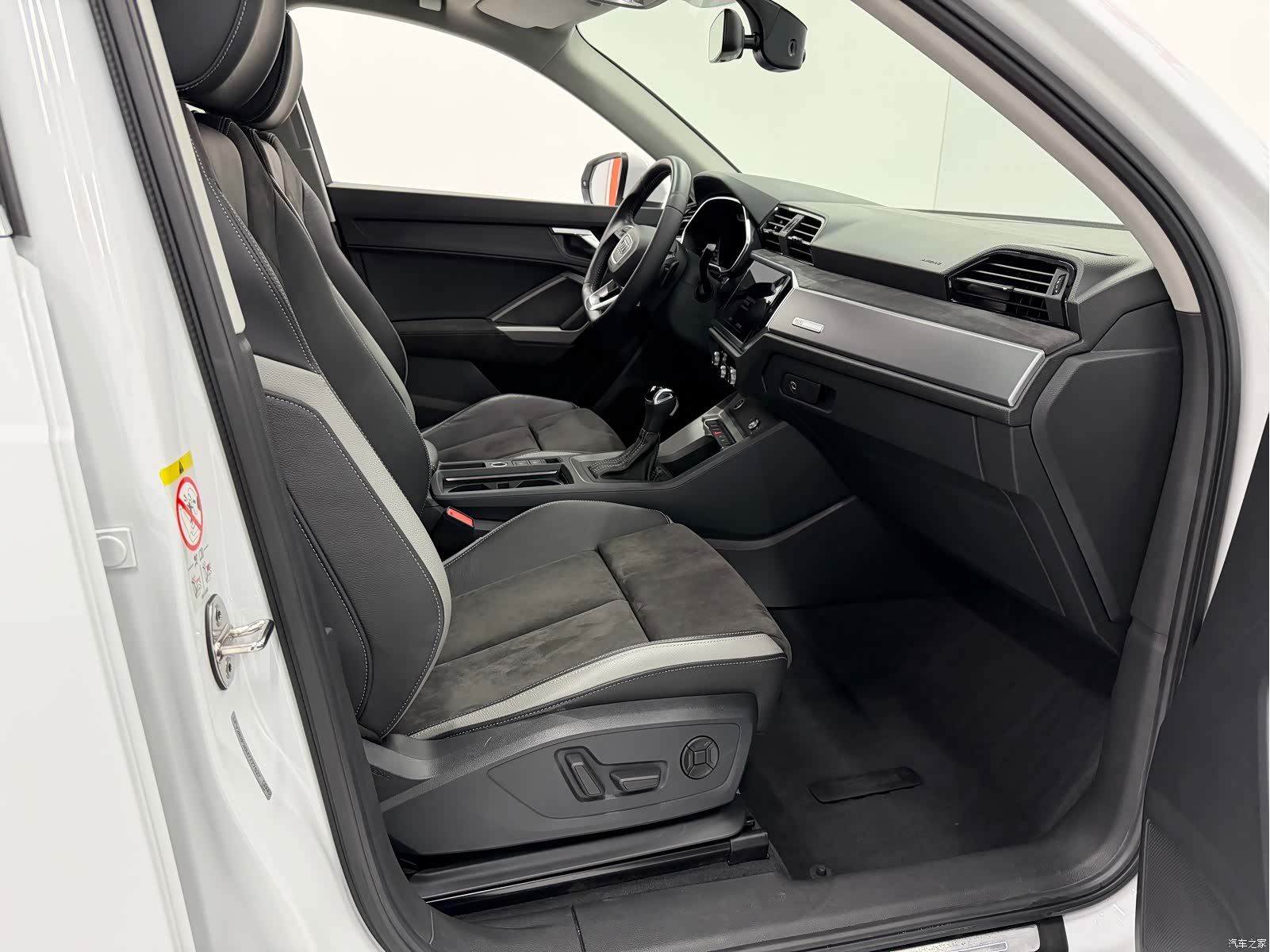 Audi Q3, 2022 14