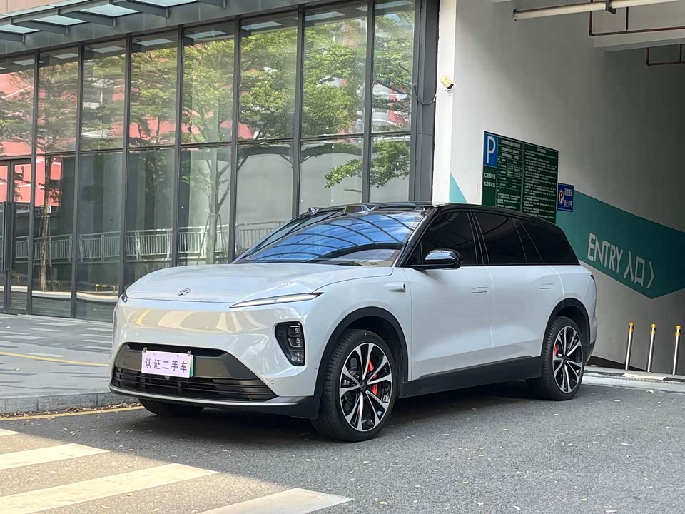 NIO ES8