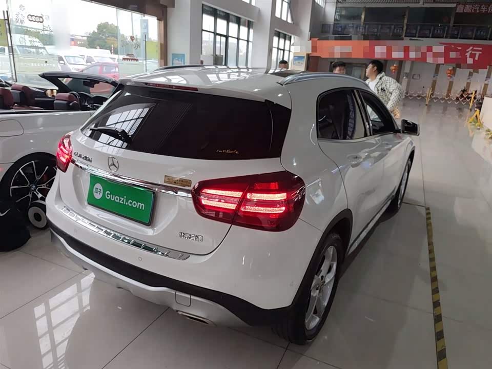 Mercedes-Benz GLA