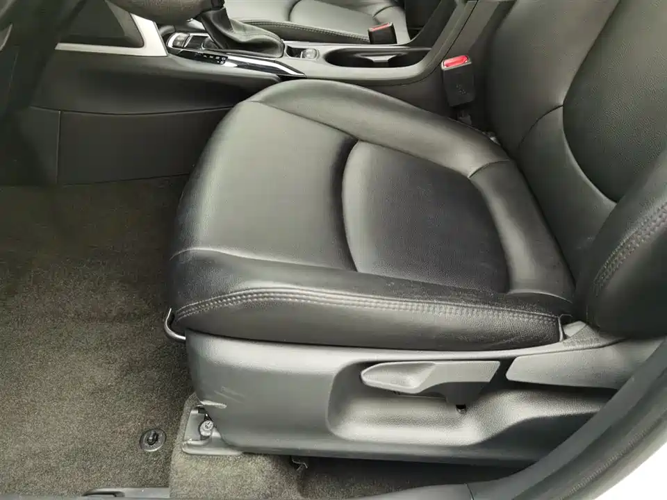 Toyota Corolla Sharp amplifier