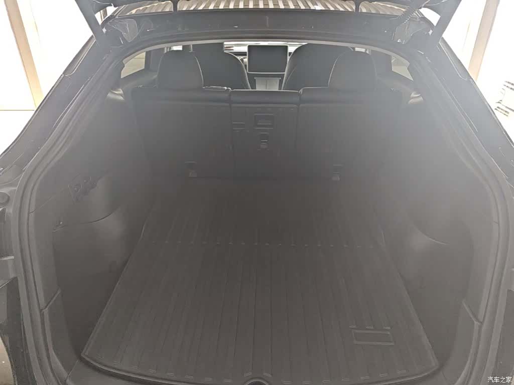 Tesla Model Y, 2021 15