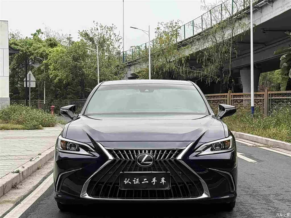 Lexus ES, 2023 2
