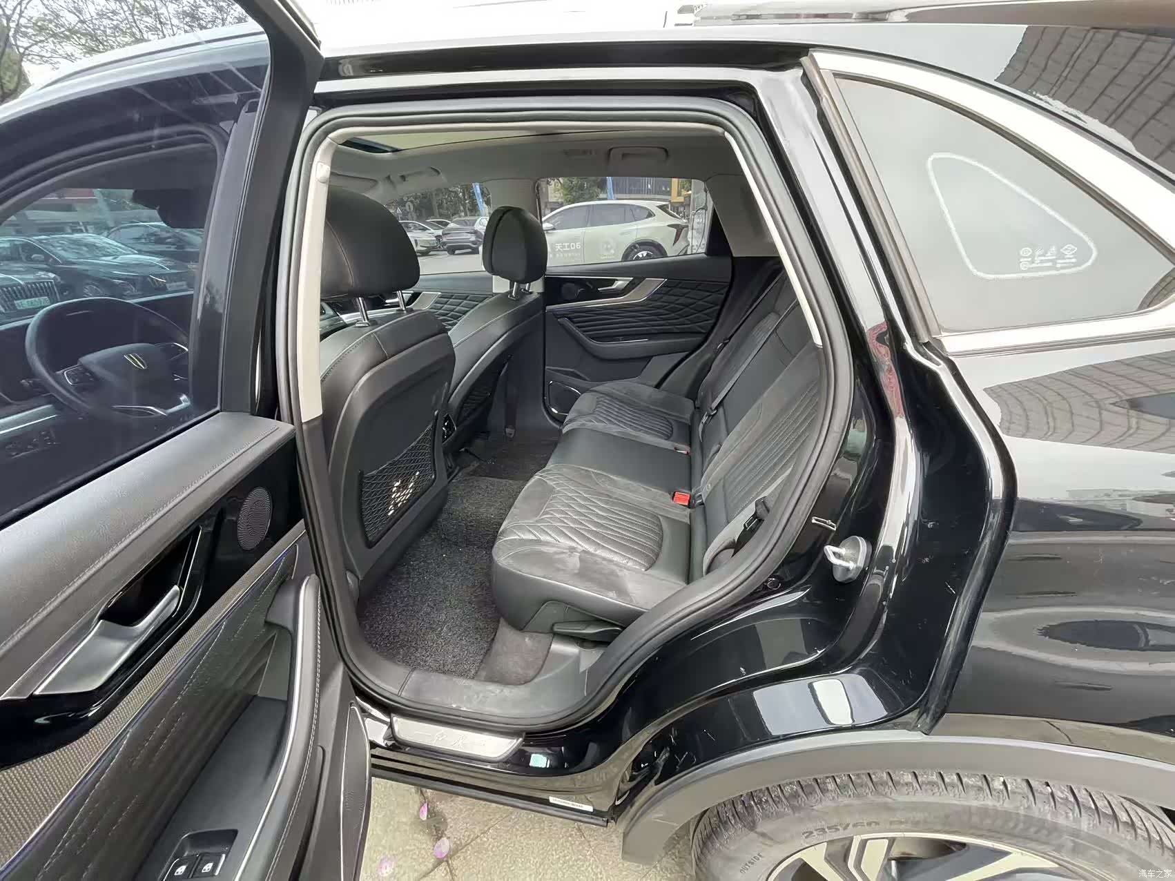 Hongqi HS5, 2023 8