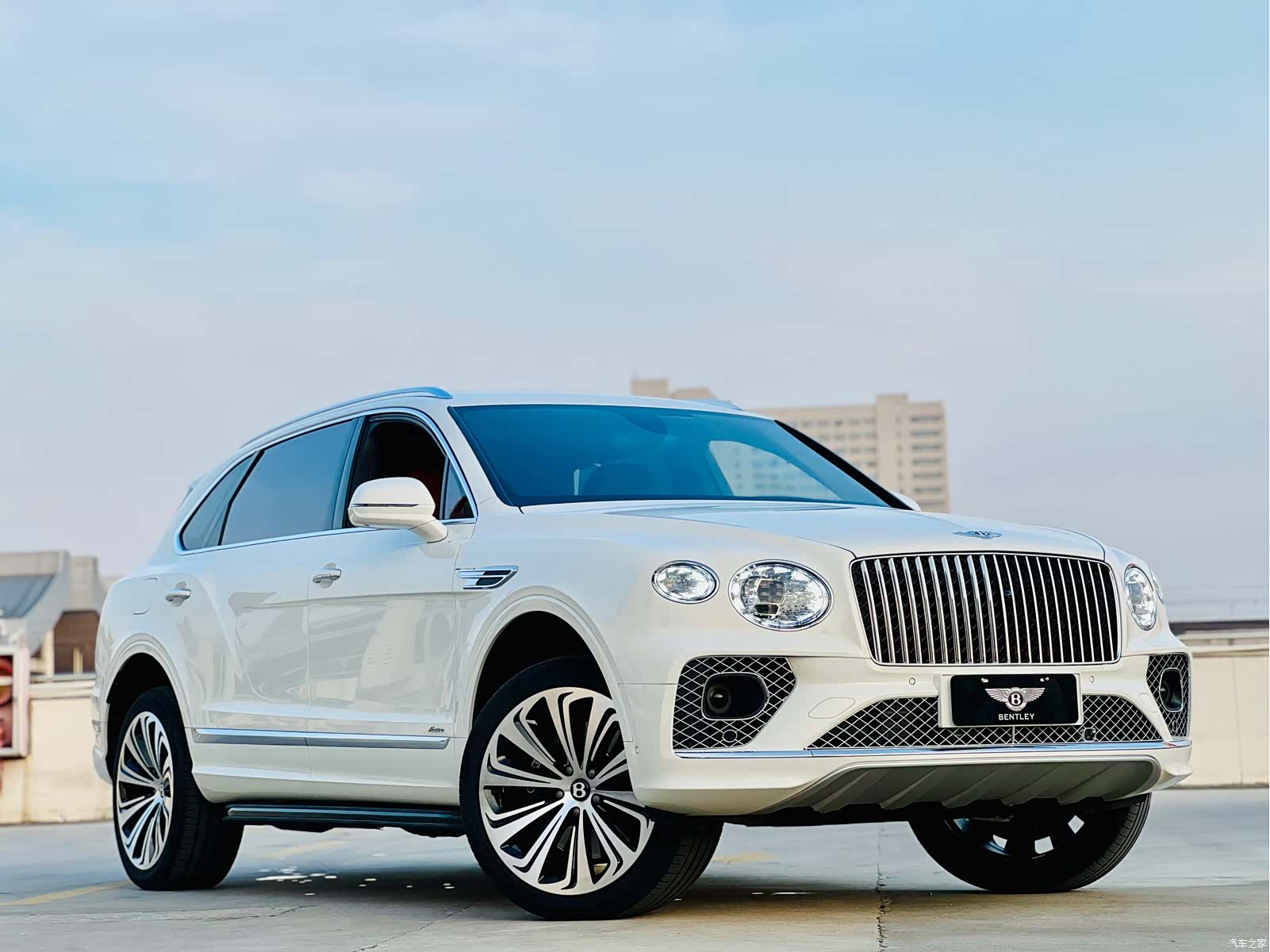 Bentley Bentayga, 2023 4