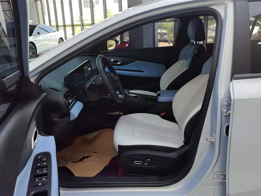 Trumpchi Shadow Leopard