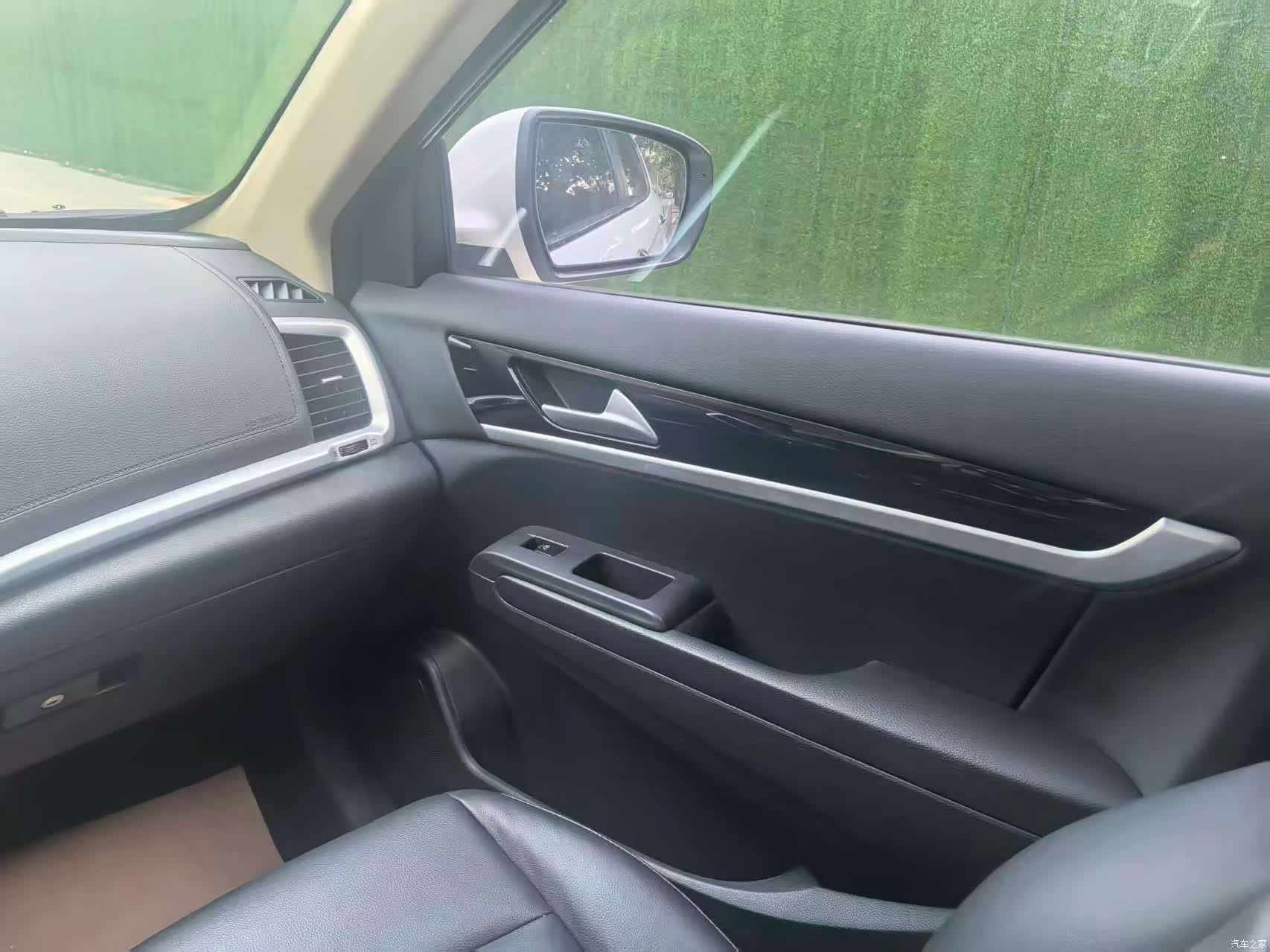 DongFeng AX7, 2016 10