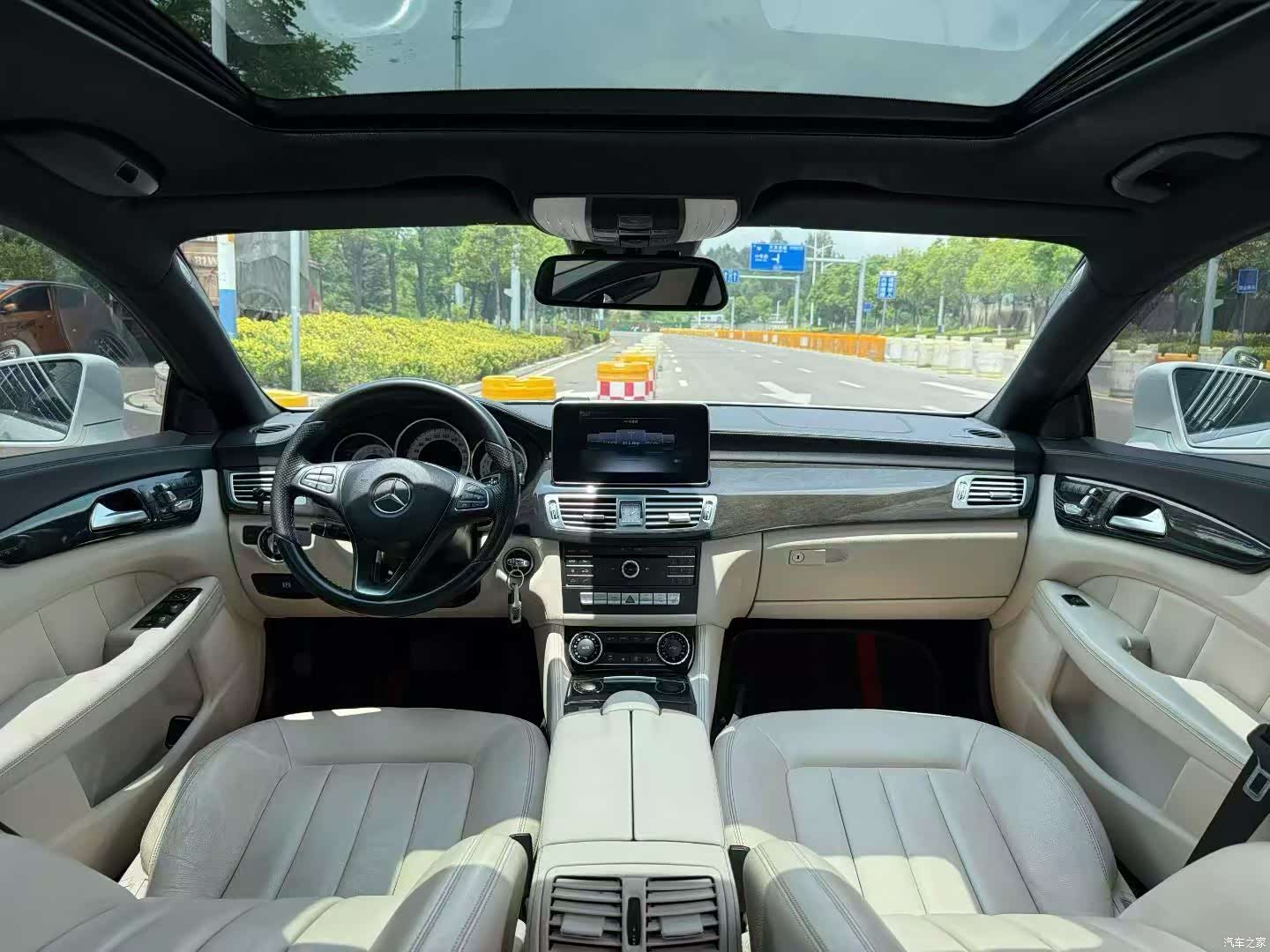Mercedes-Benz CLS, 2015 6