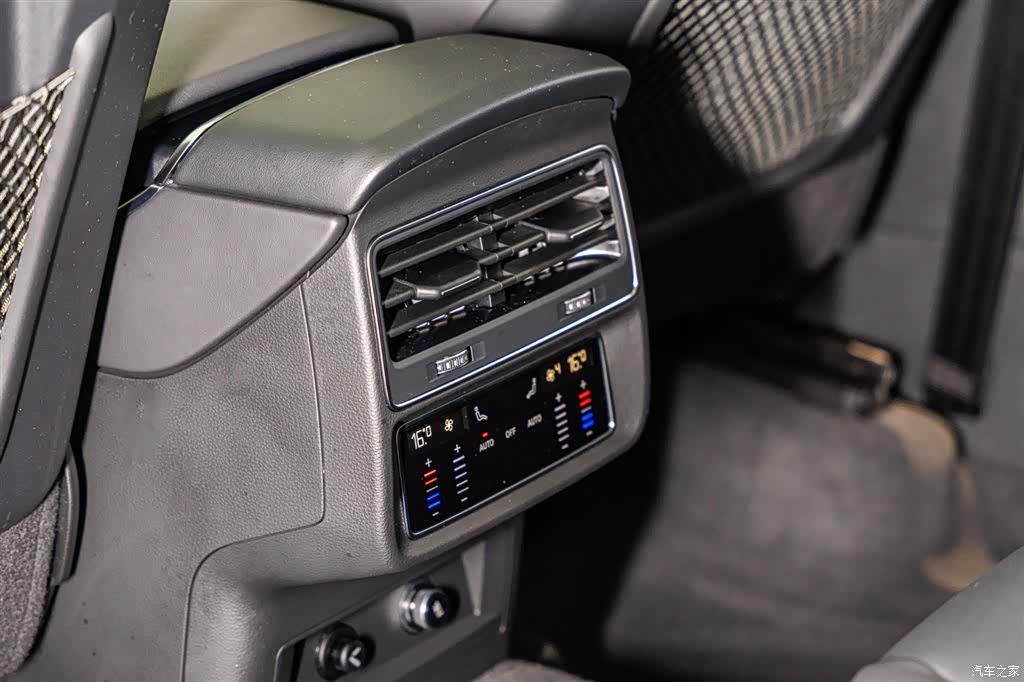 Audi Q7, 2023 15