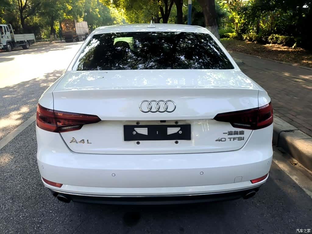 Audi A4L, 2018 6
