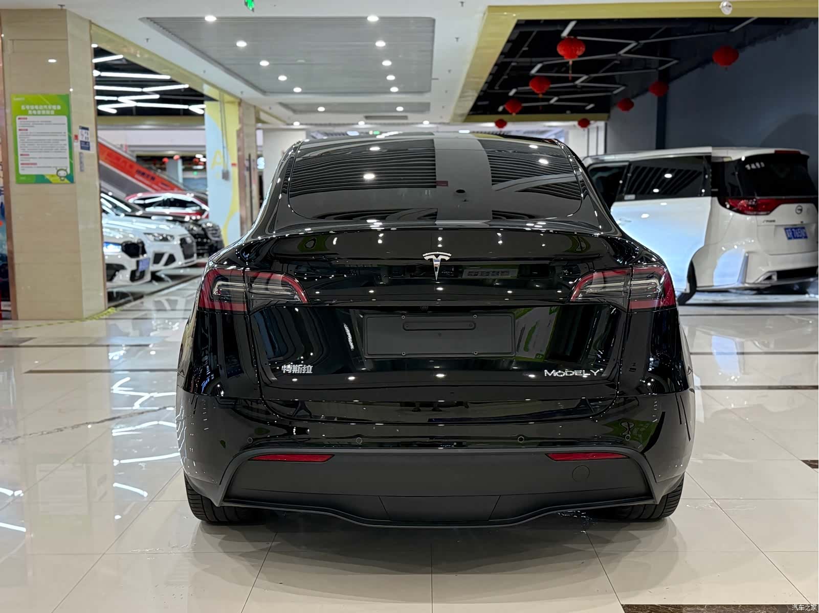 Tesla Model Y, 2023 7