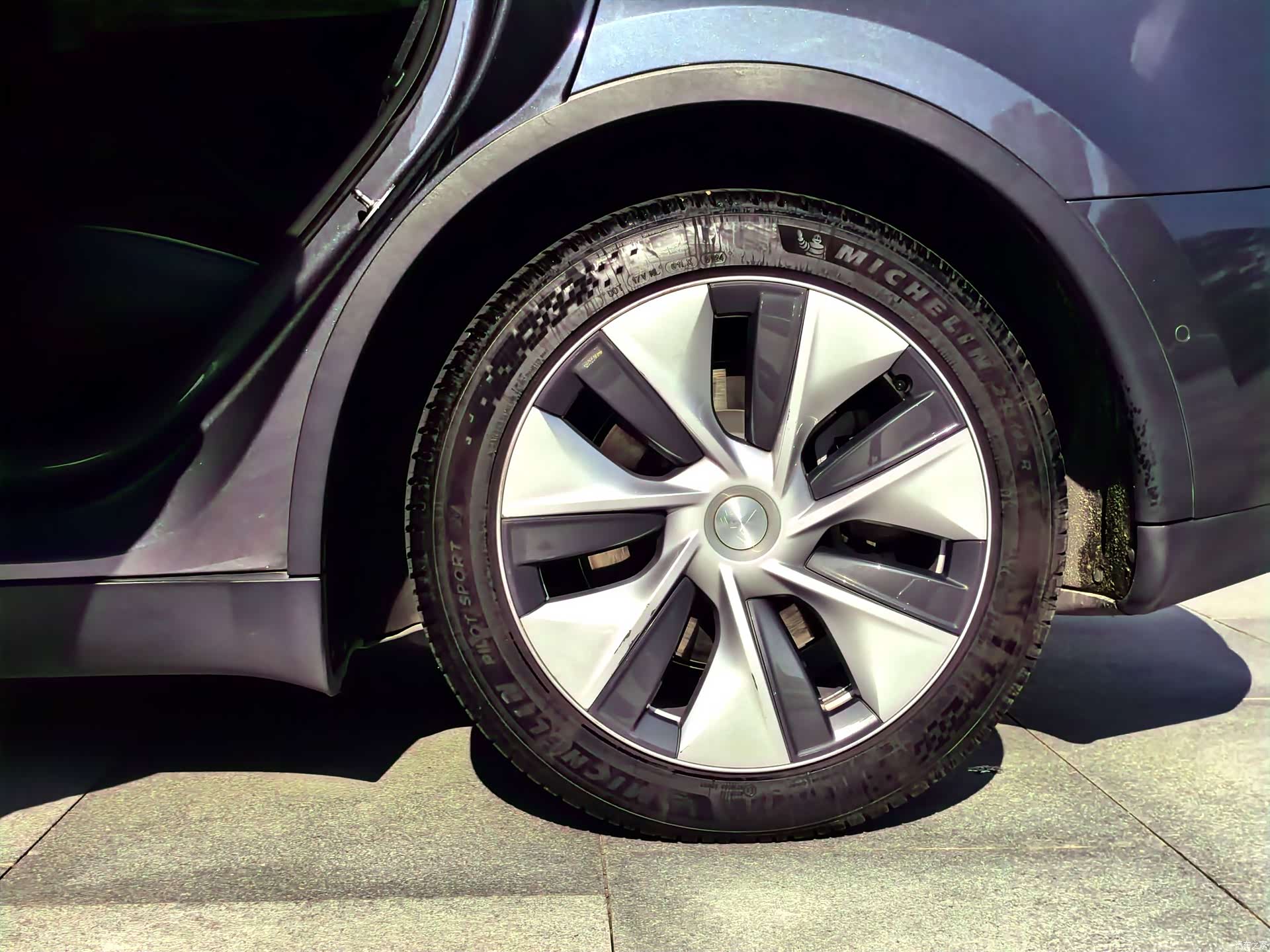 Tesla Model Y, 2021 27