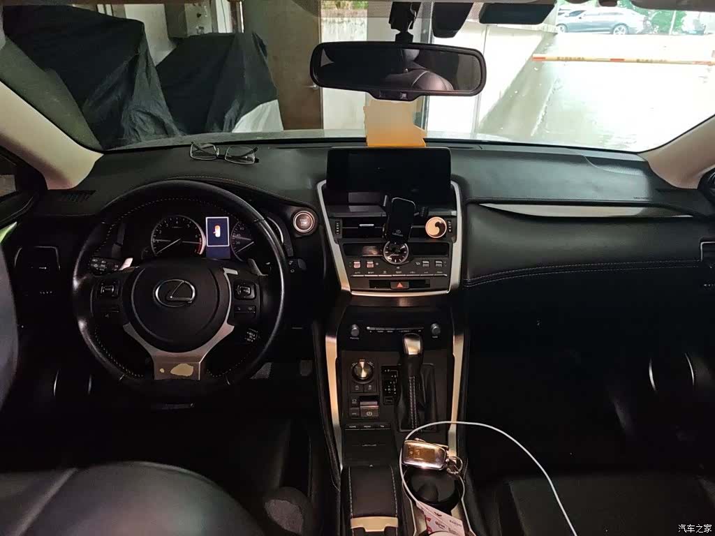 Lexus NX, 2021 все фото