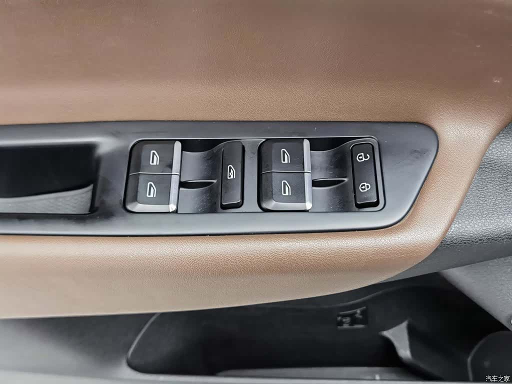 Geely Emgrand, 2017 9