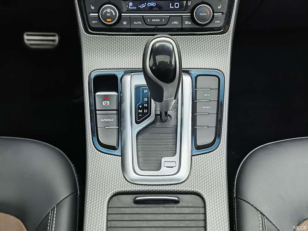 Geely Emgrand, 2017 13