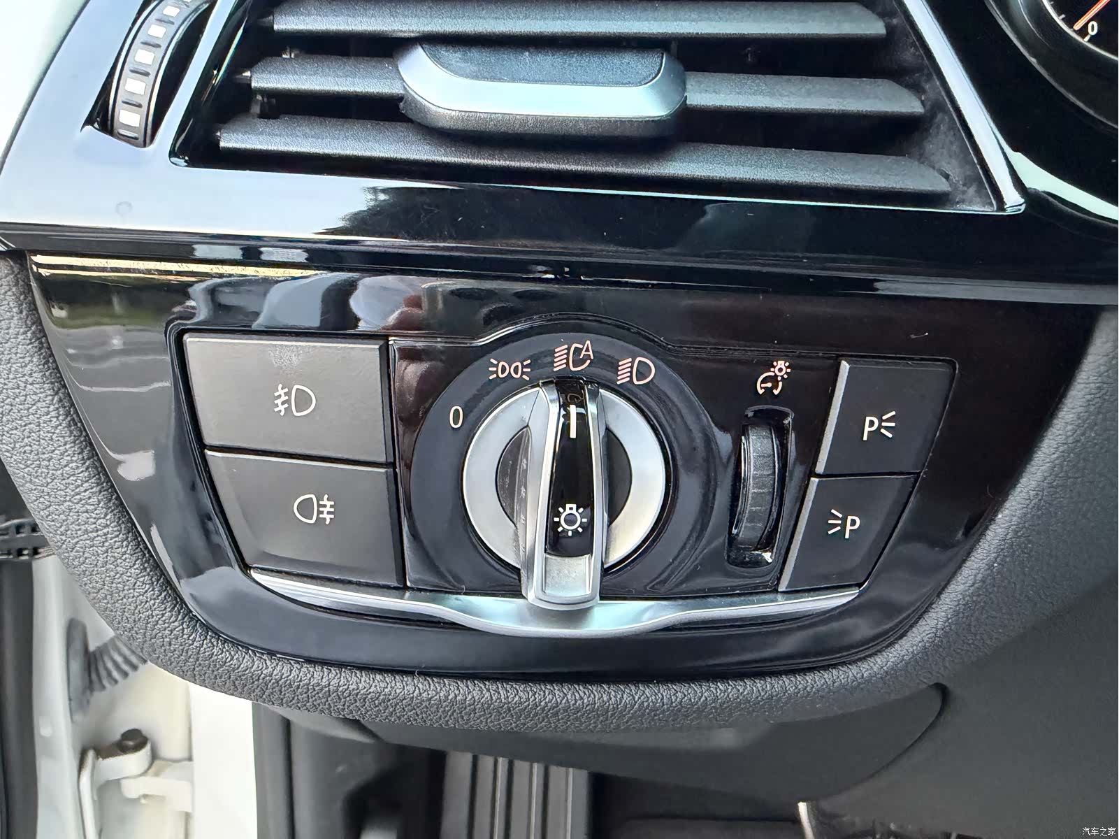 BMW 5 Series, 2018 11