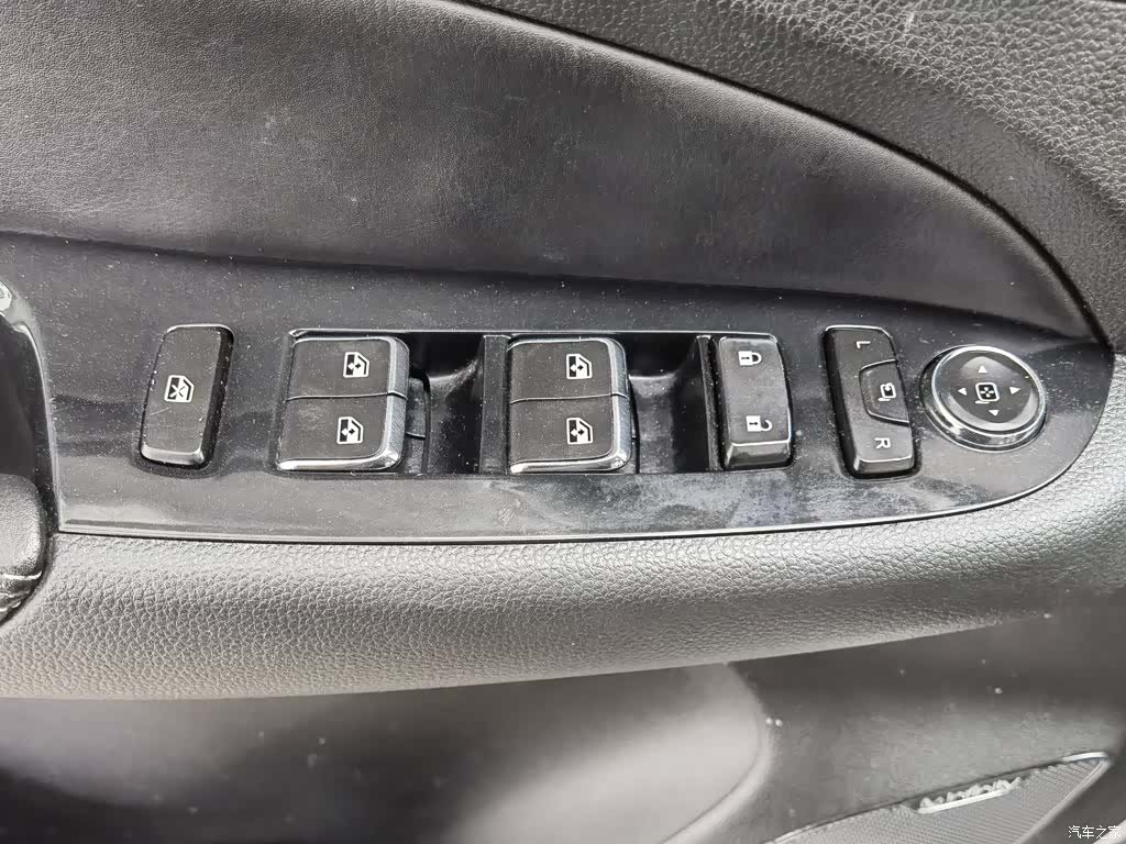 Wuling 730, 2018 9