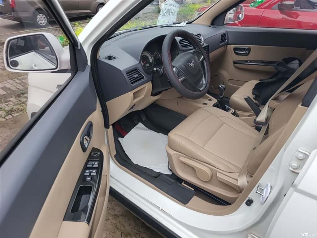 Wuling Hongguang, 2015 16