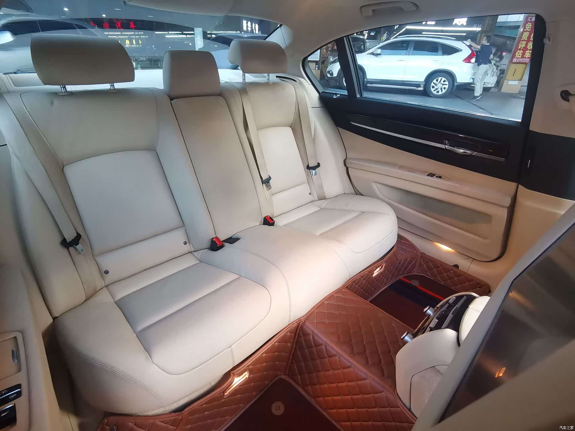 BMW 7 Series, 2011 13