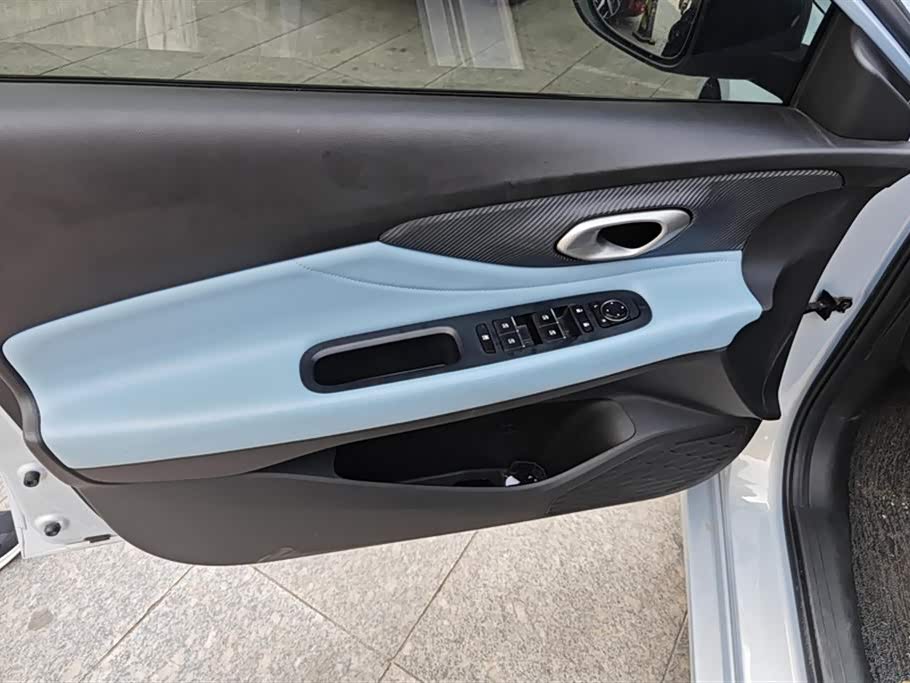 Trumpchi Shadow Leopard