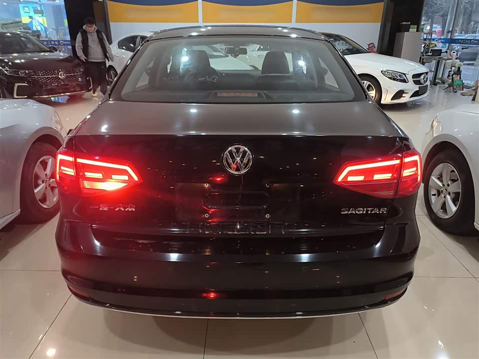 Volkswagen Sagitar