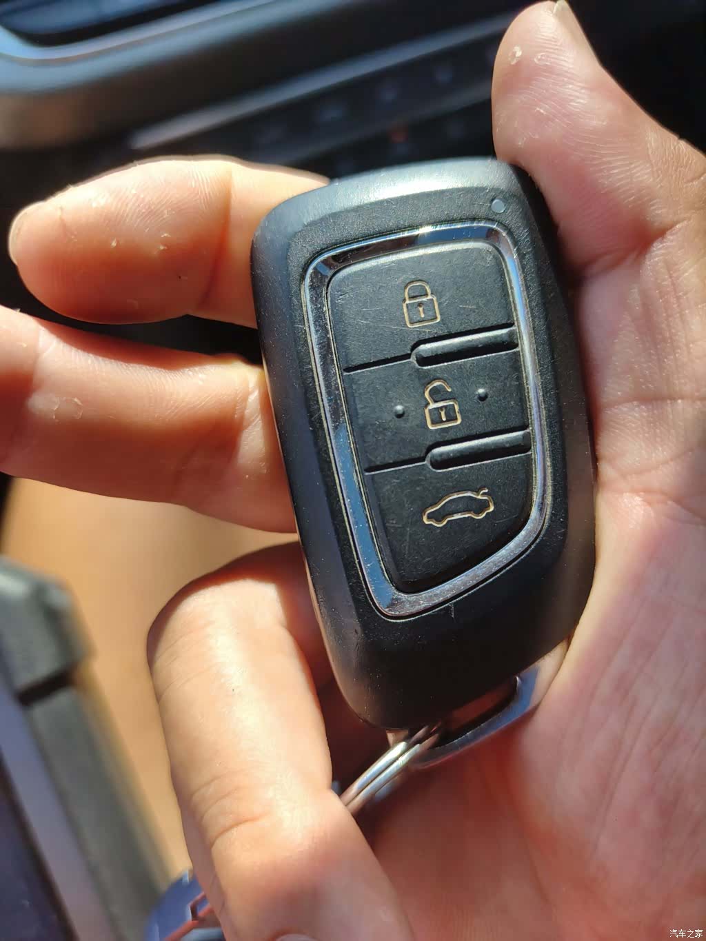 DongFeng AX7, 2018 9