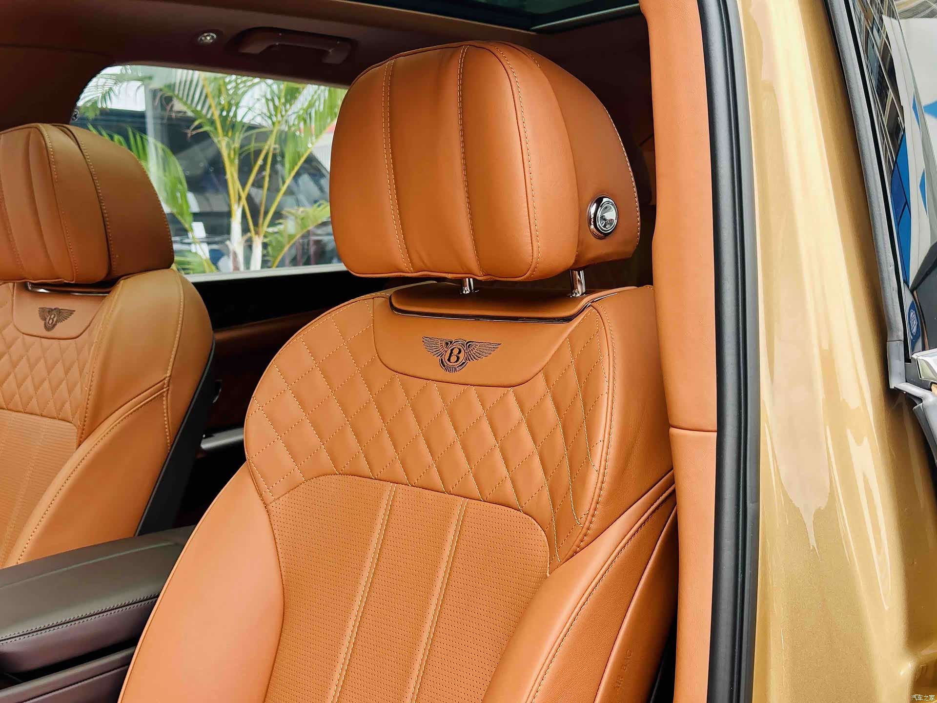 Bentley Bentayga, 2018 14