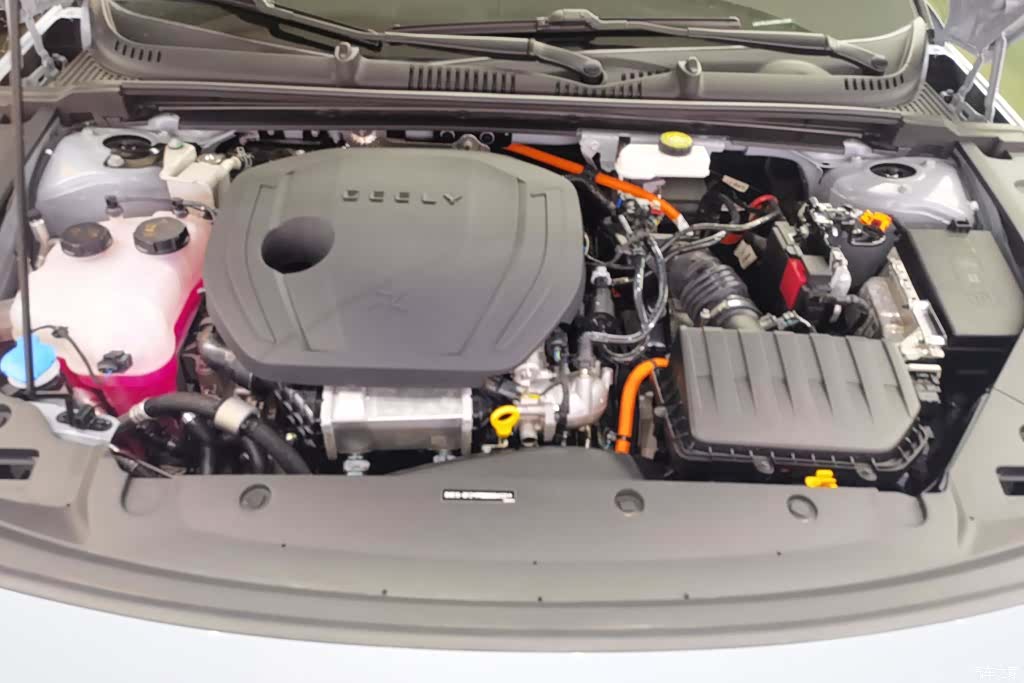 Geely Galaxy L6, 2024 10
