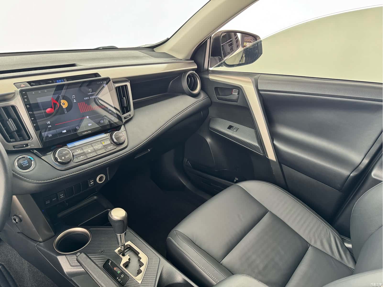 Toyota RAV4, 2015 6