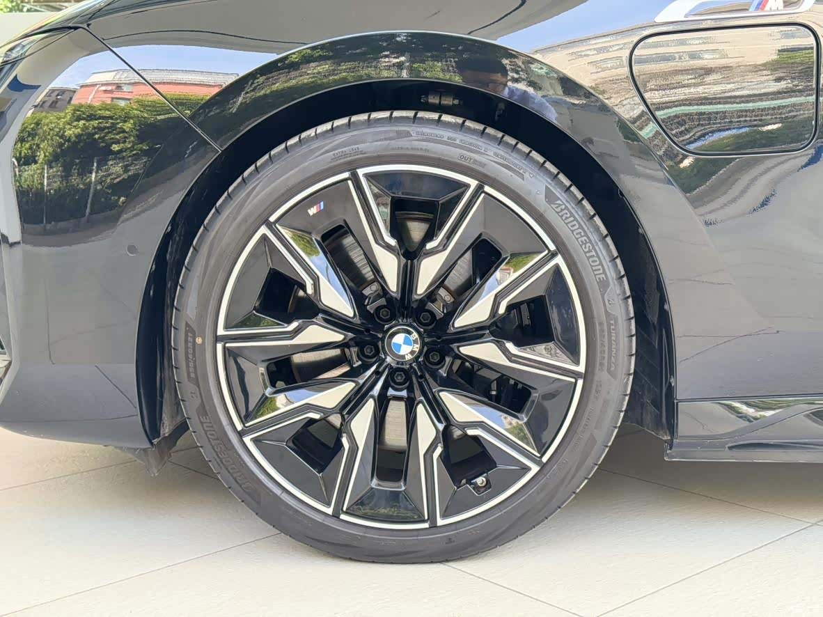 BMW i7, 2025 10