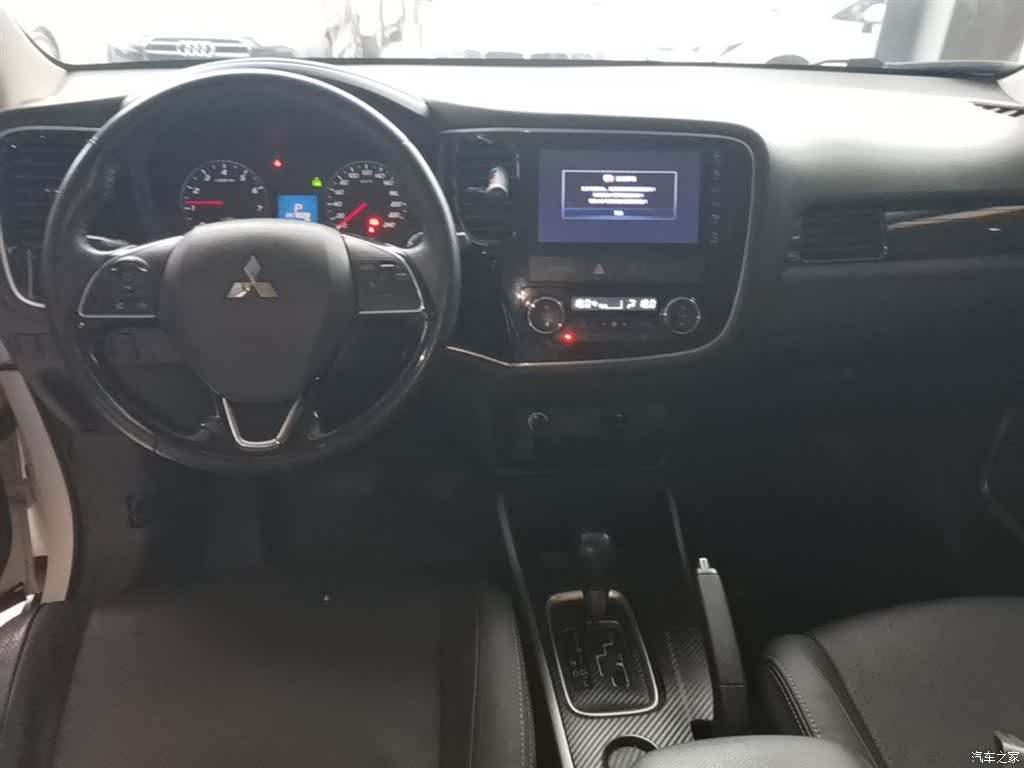 Mitsubishi Outlander, 2018 10