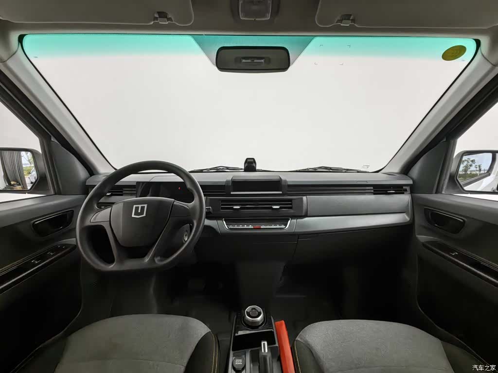 YuanCheng V6E, 2025 все фото