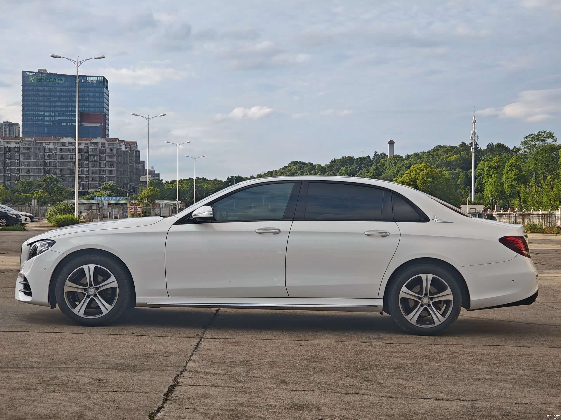 Mercedes-Benz E-Class, 2017 4