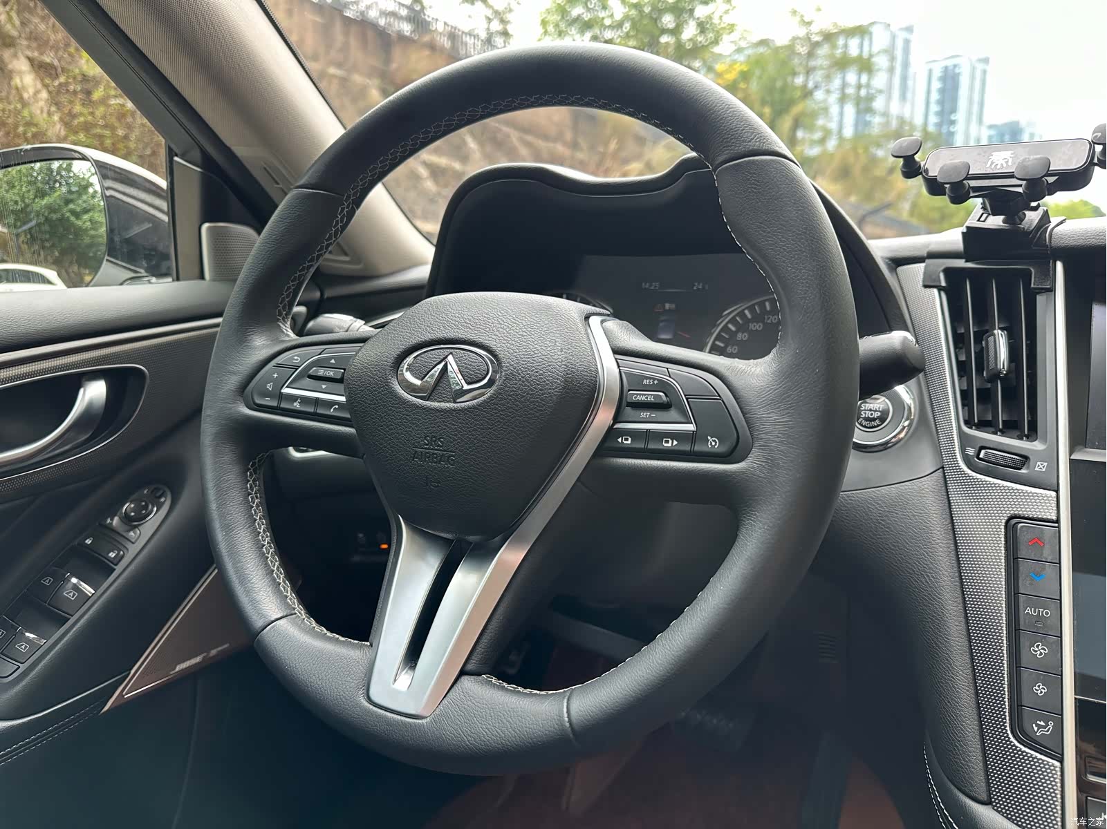 Infiniti Q50L, 2019 18