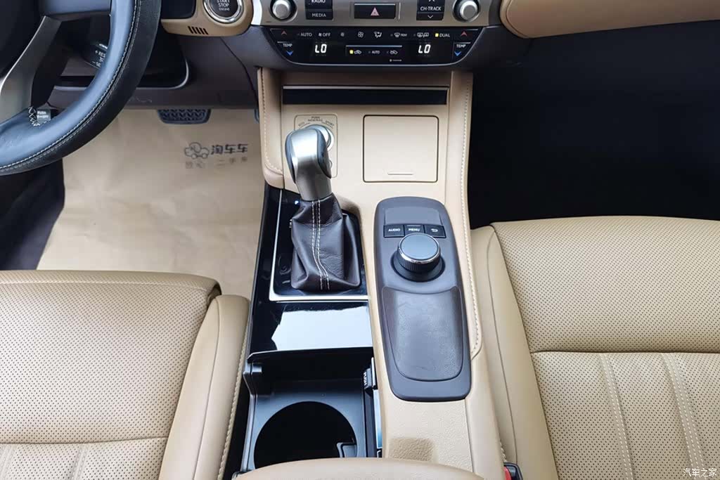 Lexus ES, 2018 16