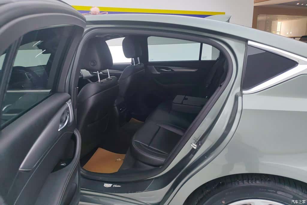 Cadillac CT5, 2023 11
