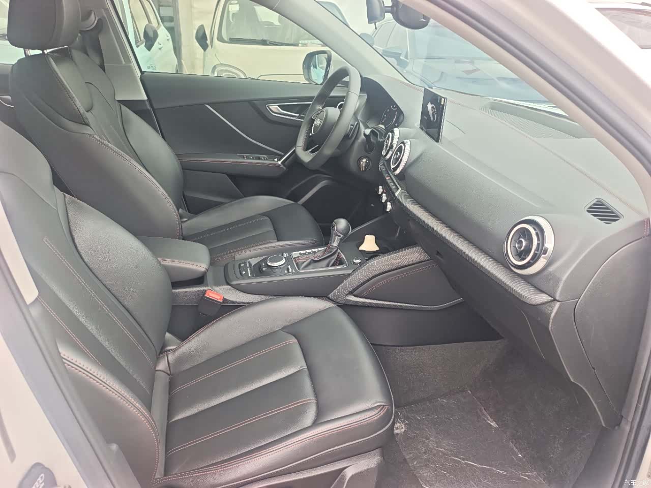 Audi Q2L, 2022 10
