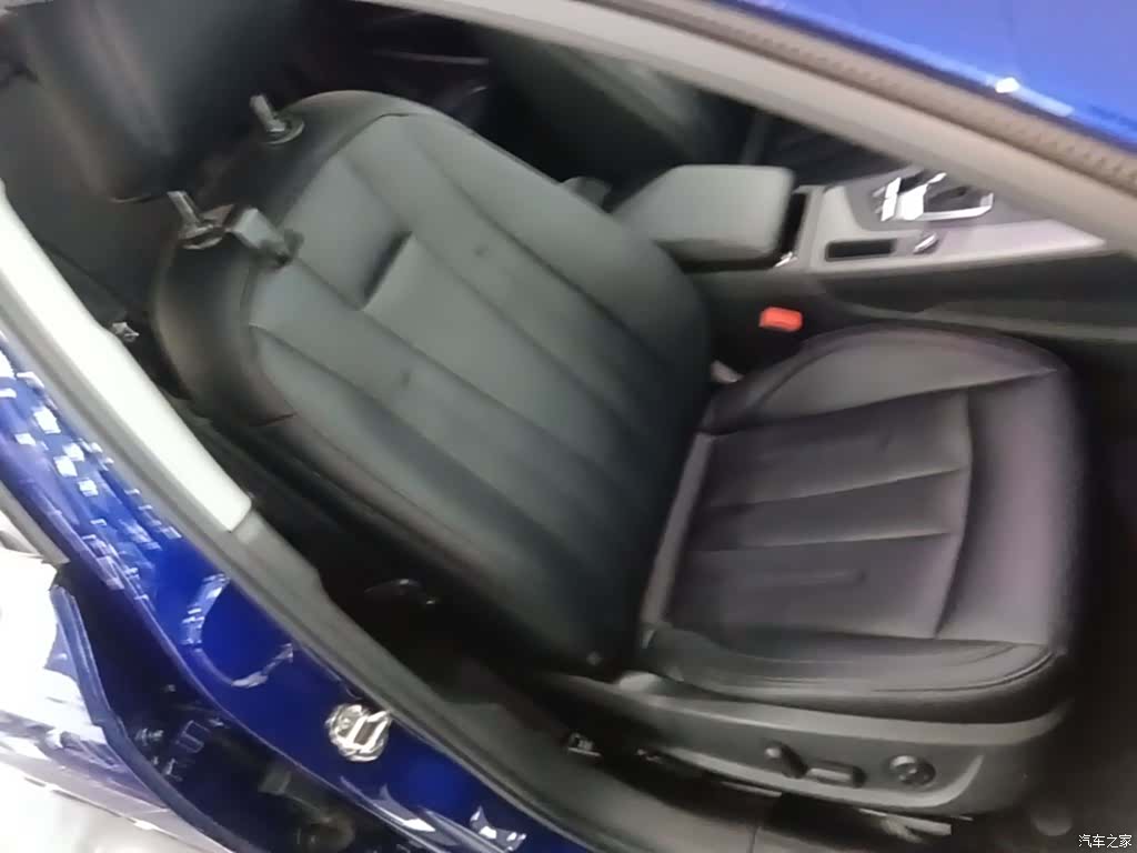 Audi A4L, 2019 25