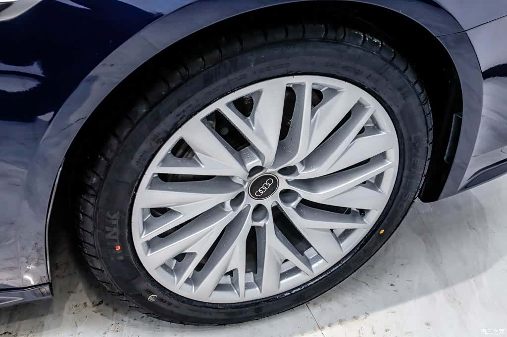 Audi A7L, 2024 32