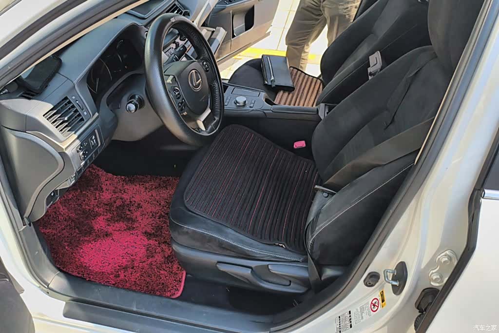 Lexus CT, 2014 9