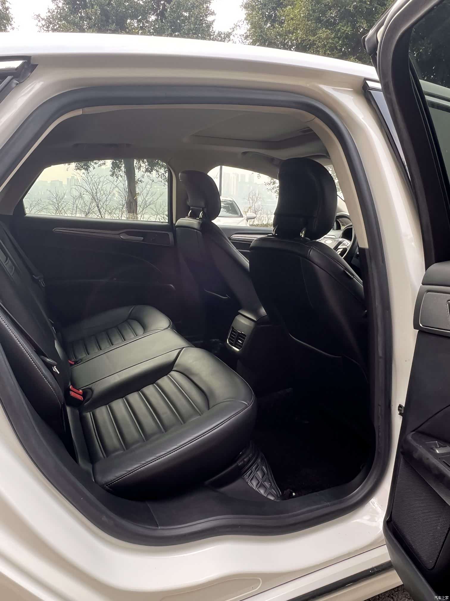 Ford Mondeo, 2017 17